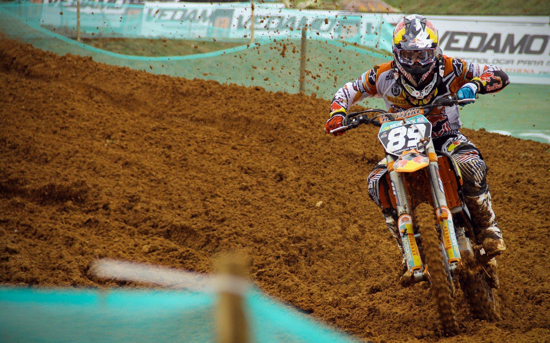 欧冠决赛巅峰对决，皇马绝杀多特蒙德，第15次捧起大耳朵杯