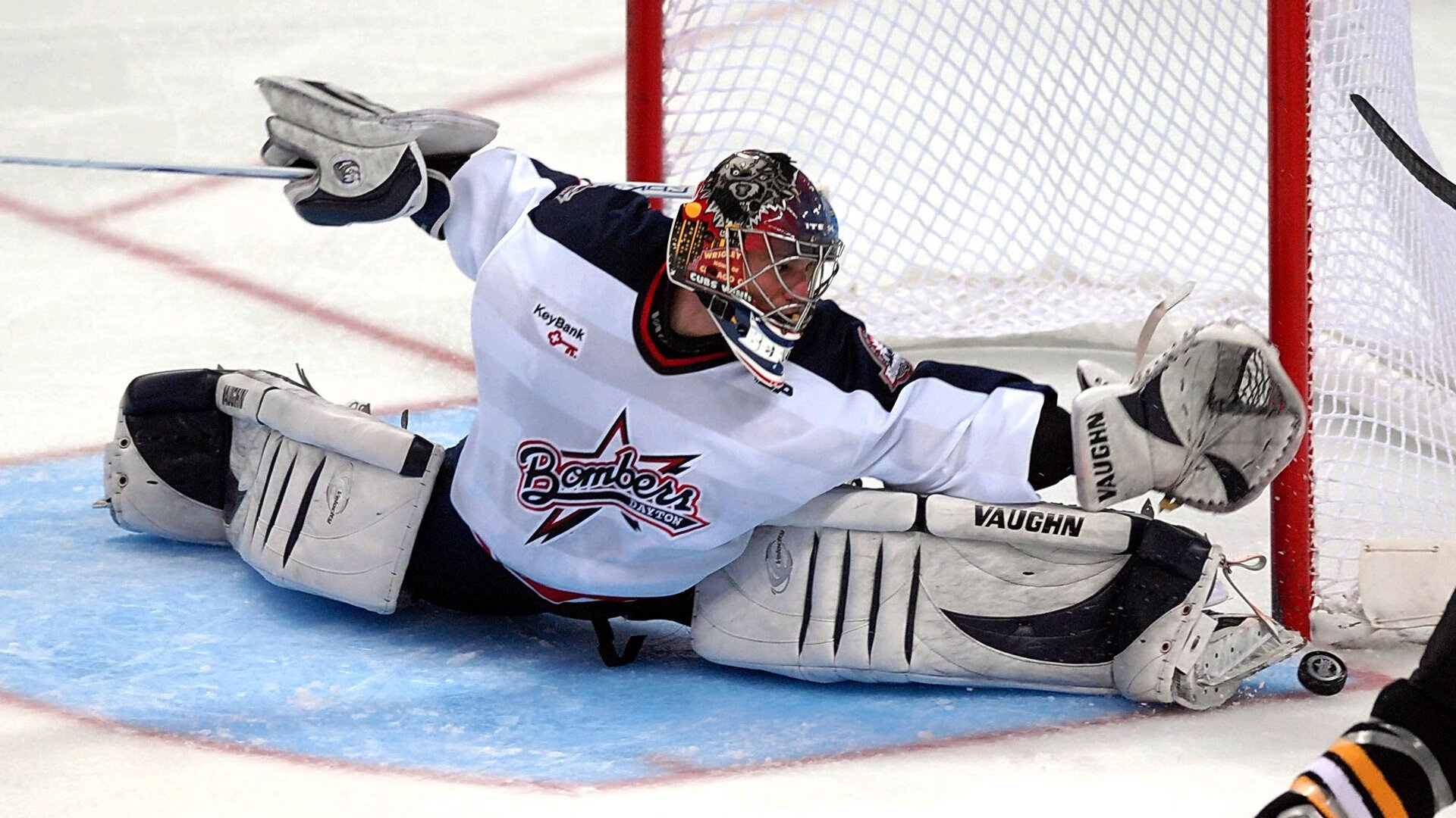 曼联高层施压战术变革，阿莫林面临阵型调整，433体系能否激活红魔？