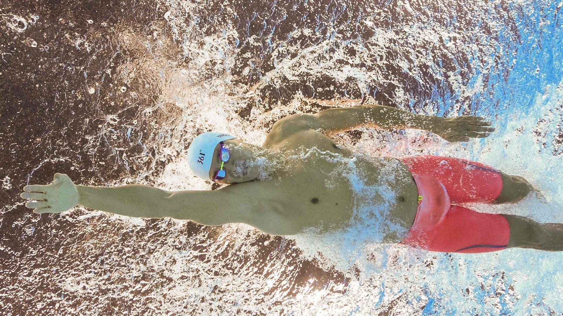 李楠卸任男篮主帅引热议，朱彦硕评帅位不该是耗材